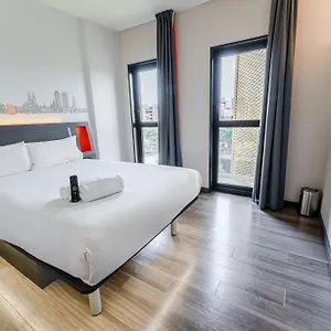 Easyhotel Barcelona Fira 2* L'Hospitalet de Llobregat
